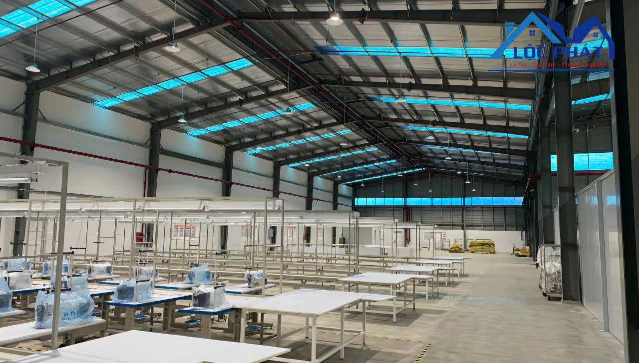 Cho thuê nhà xưởng 2552m2 KCN Long Khánh Đồng Nai  giá 3.8 USD/m2