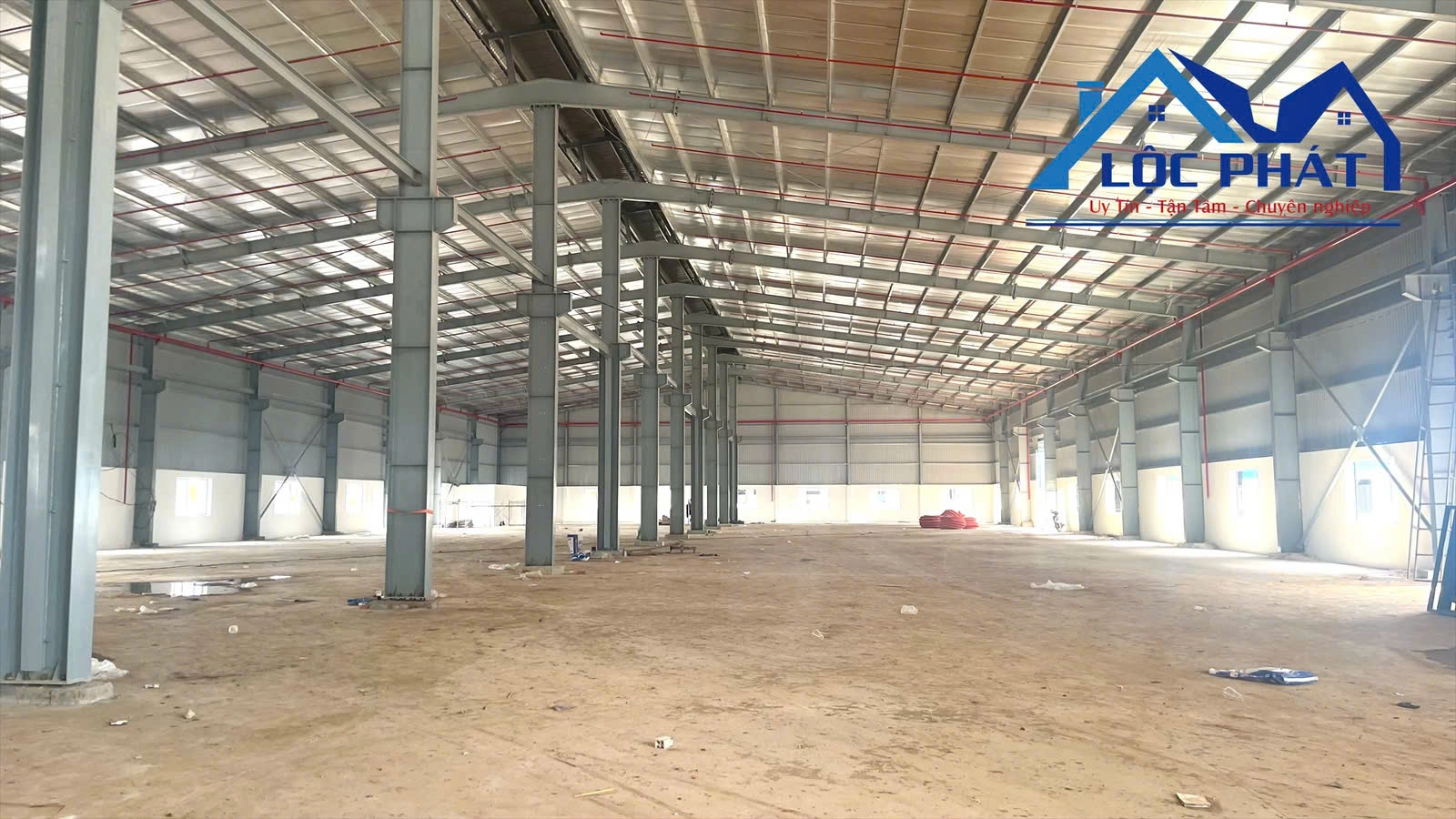 Cho thuê nhà xưởng mới xây dựng 14.000m2 KCN Dầu Giây Đồng Nai giá 3.6USD/m2