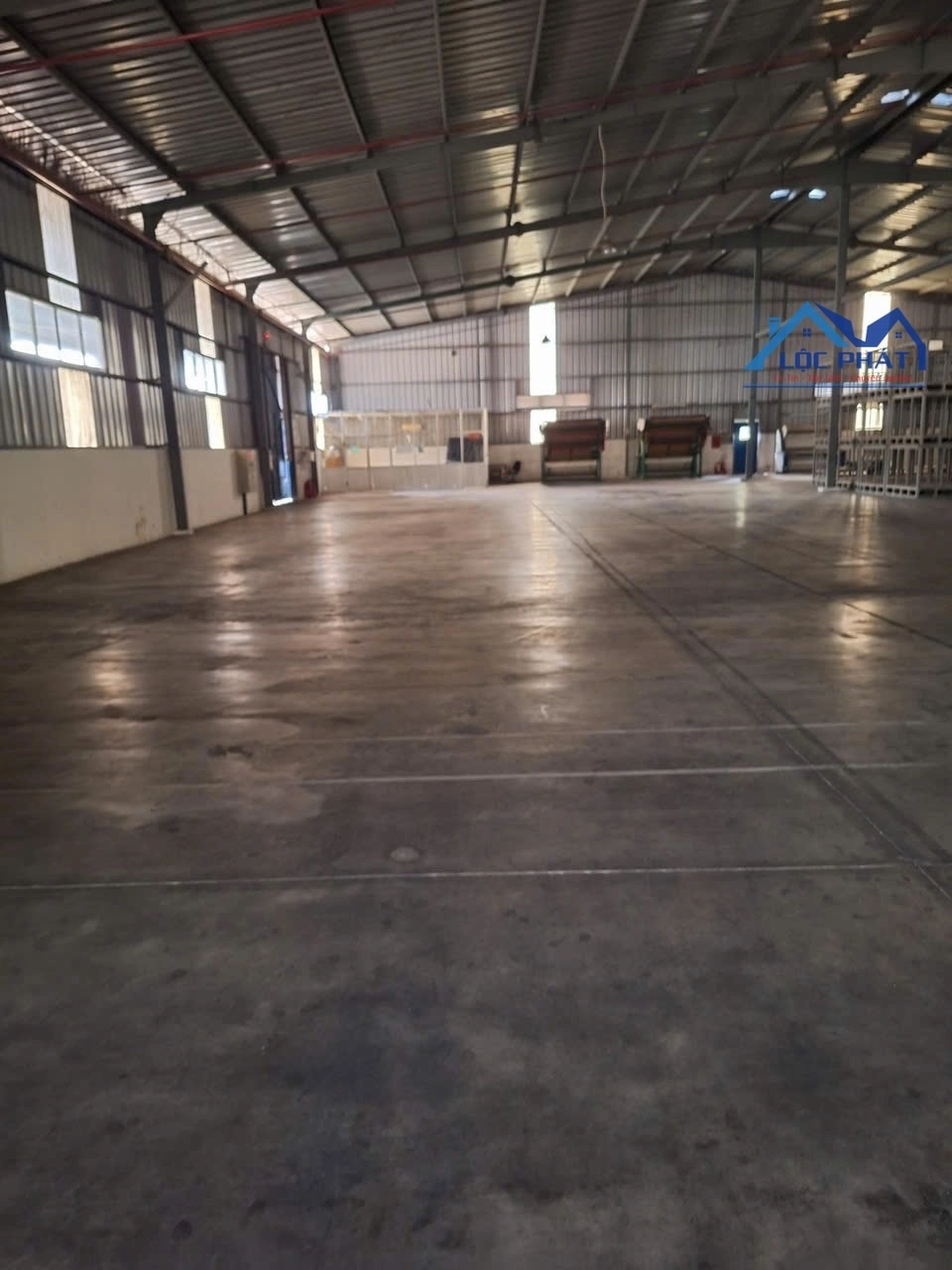 Cho thuê nhà xưởng 1700m2 KCN Nhơn Trạch Đồng Nai giá chỉ 4,3 usd/m2