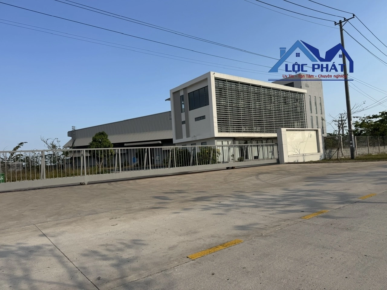 Cho thuê nhà xưởng 4300m2 mới 100% KCN Long Bình Đồng Nai