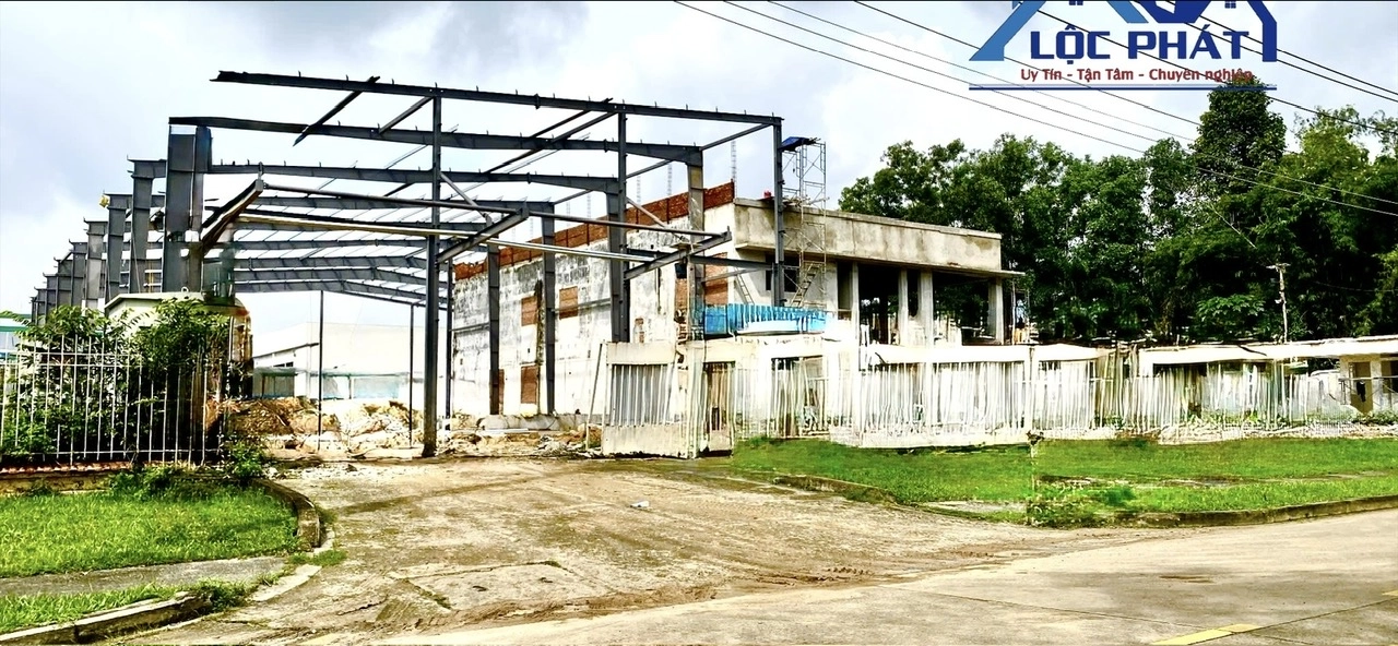 Cho thuê nhà xưởng 4300m2 mới 100% KCN Long Bình Đồng Nai