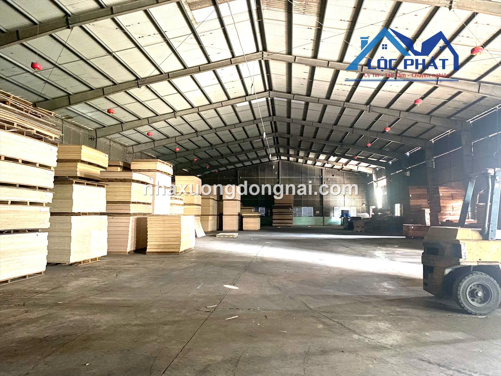 Cho Thue Xuong 2500m2 Khu Cong Nghiep Trang Bom (1)